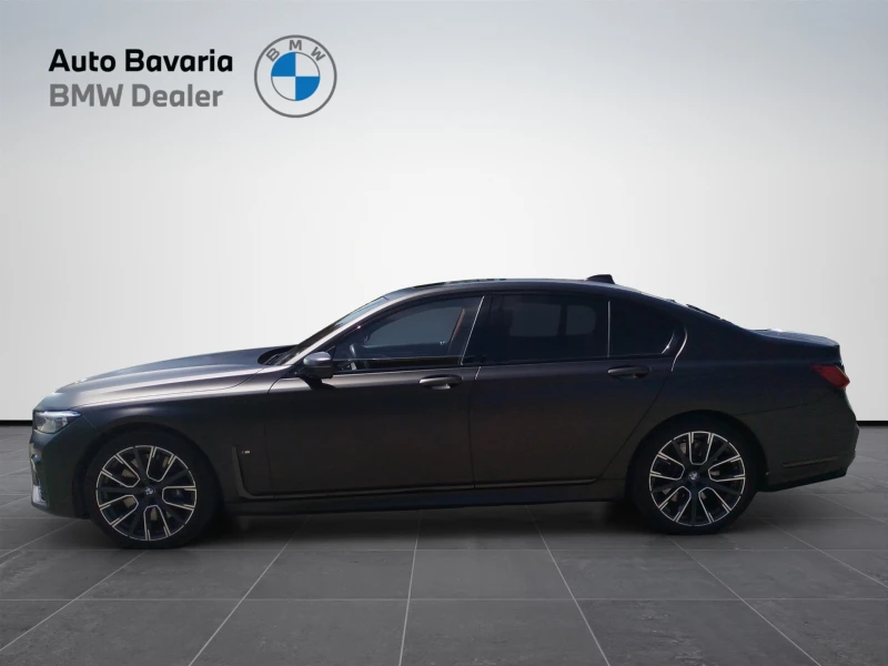 BMW 750 xDrive, снимка 3 - Автомобили и джипове - 51092151