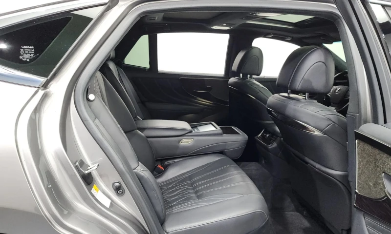 Lexus LS 500 3.5 Luxury Awd, снимка 11 - Автомобили и джипове - 52624278
