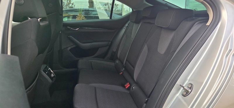 Skoda Octavia 1.5TSI 7DSG, снимка 9 - Автомобили и джипове - 52735097