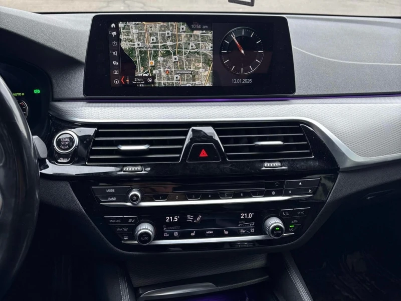 BMW 530 * 530i xDrive * CARFAX * БЕЗ ПЪРВОНАЧАЛНА ВНОСКА, снимка 9 - Автомобили и джипове - 53092024