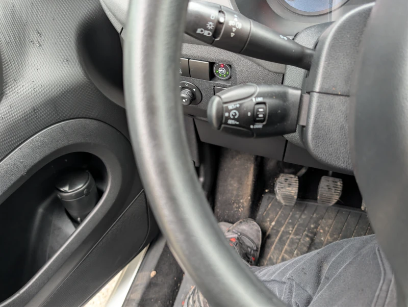 Peugeot Partner 1.6i LPG/96ps, снимка 9 - Автомобили и джипове - 53369236