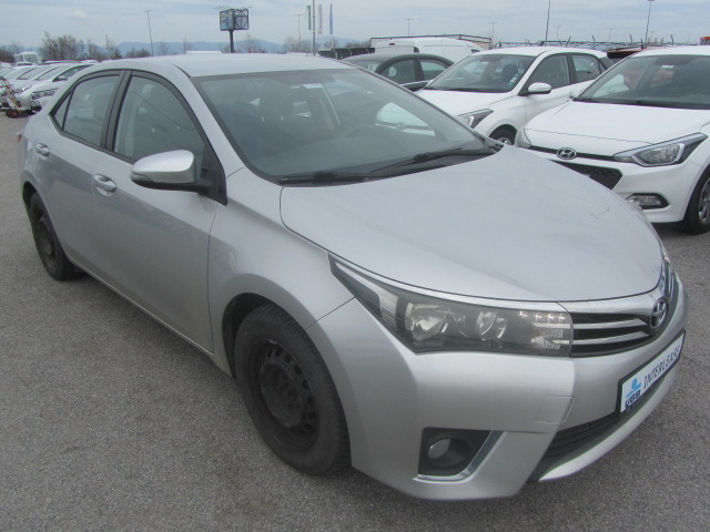 Toyota Corolla, снимка 2 - Автомобили и джипове - 45468321