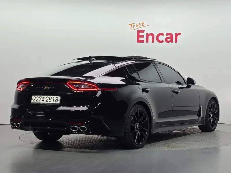 Kia Stinger 3.3 TURBO 2WD GT, снимка 2 - Автомобили и джипове - 55222041