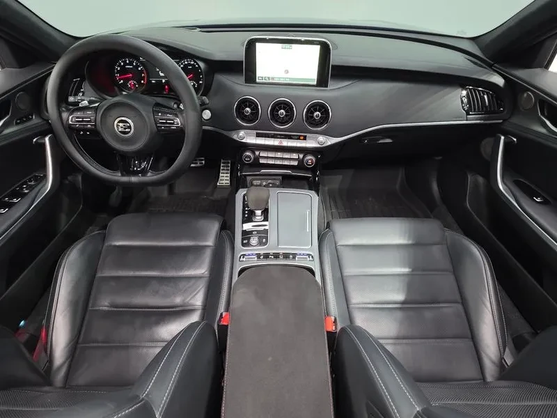 Kia Stinger 3.3 TURBO 2WD GT, снимка 7 - Автомобили и джипове - 55222041