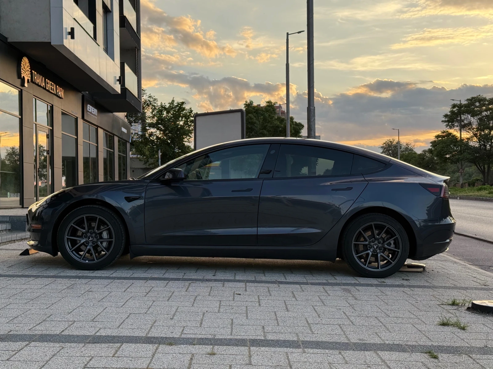 Tesla Model 3  - изображение 8