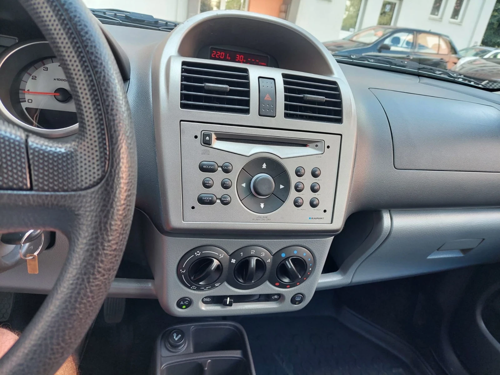 Subaru G3x justy 1.3 84000км. Клима - изображение 10