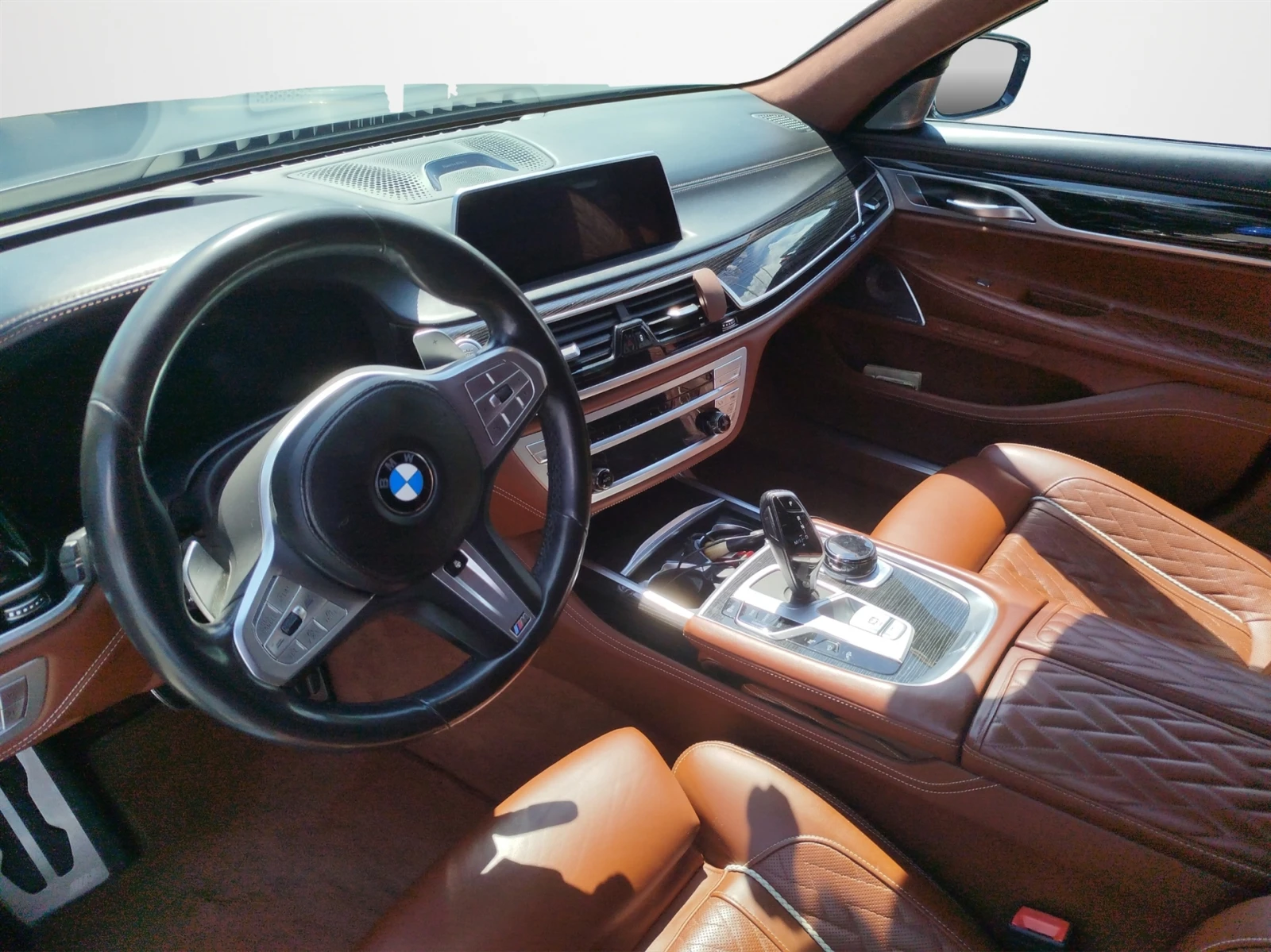 BMW 750 xDrive - изображение 6