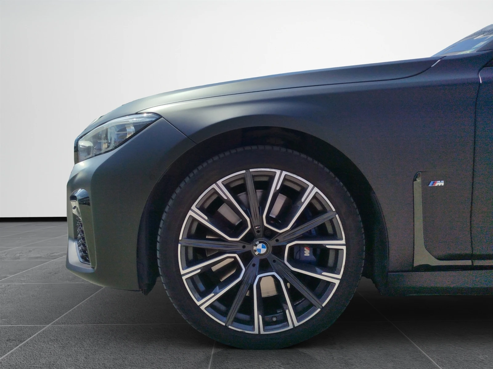 BMW 750 xDrive - изображение 5