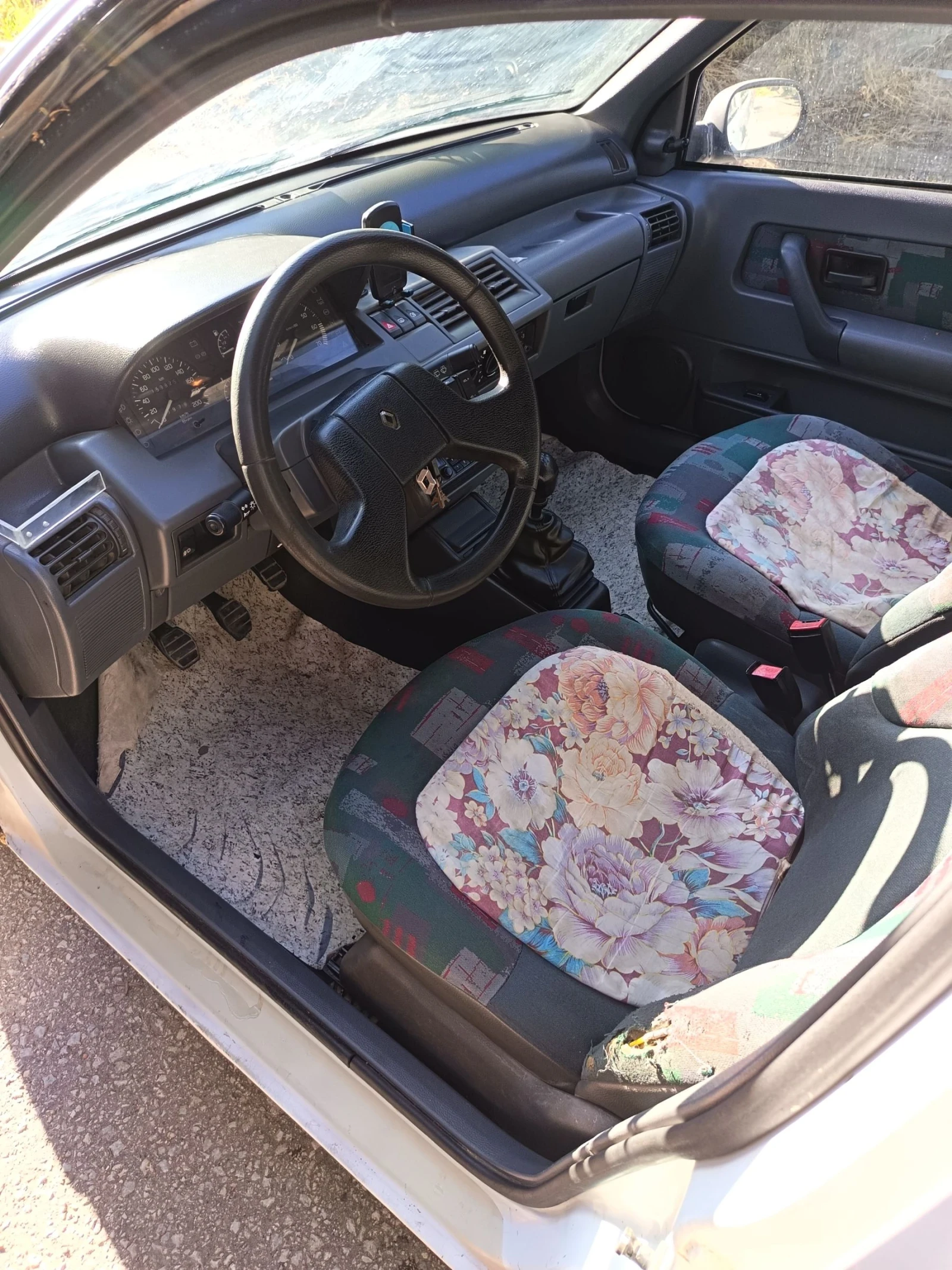 Renault Clio  - изображение 6