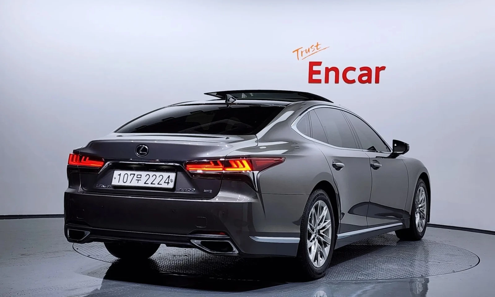 Lexus LS 500 3.5 Luxury Awd - изображение 2