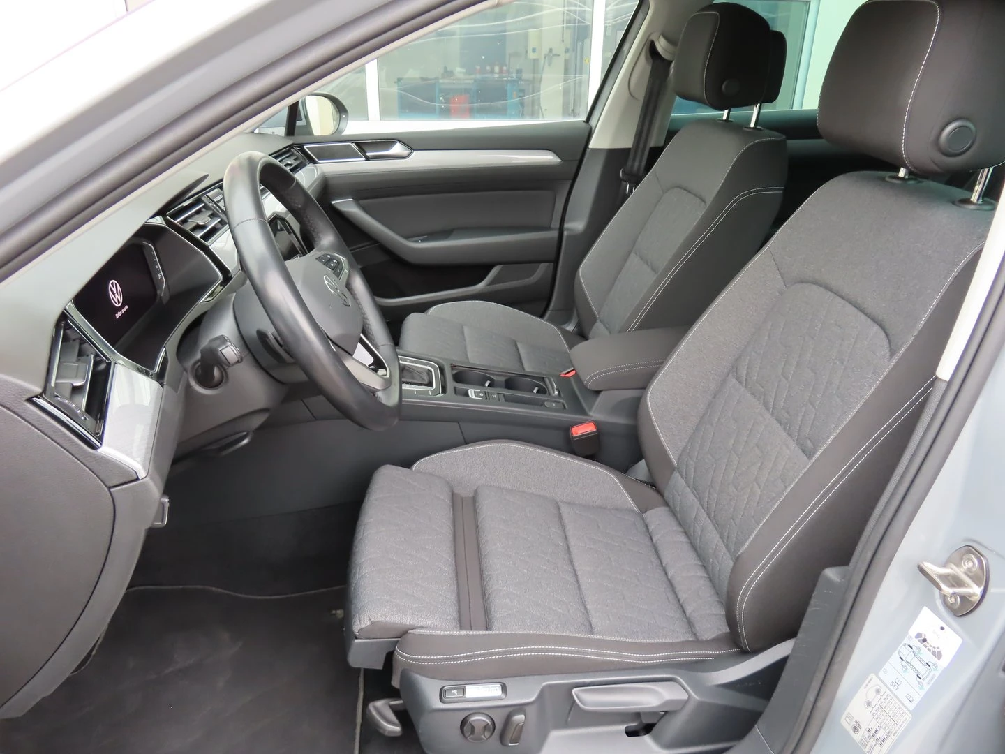 VW Passat Business 2.0 TDI SCR DSG | Mobile.bg � ����������� 7