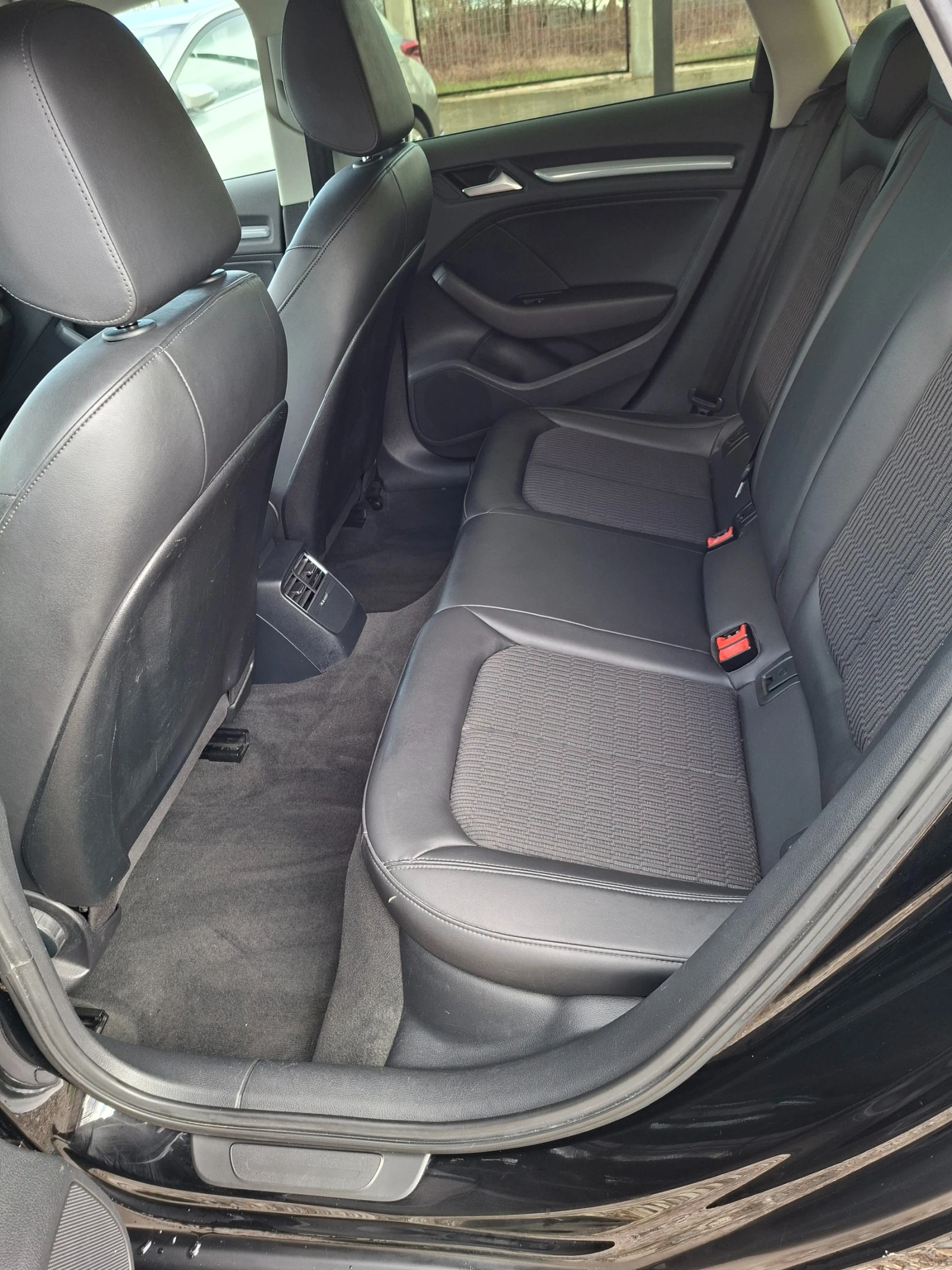 Audi A3 1.6 sportback navi led, снимка 11 - Автомобили и джипове - 54115940