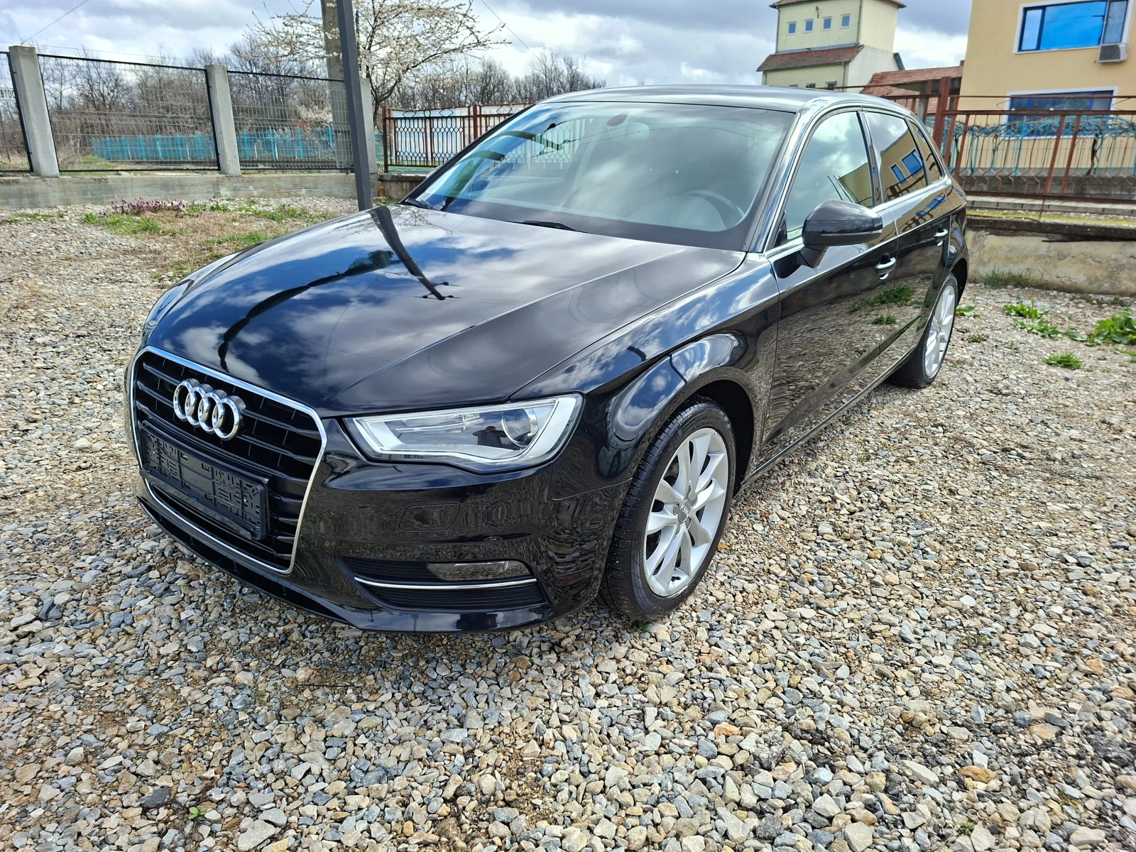 Audi A3 1.6 sportback navi led, снимка 3 - Автомобили и джипове - 54115940