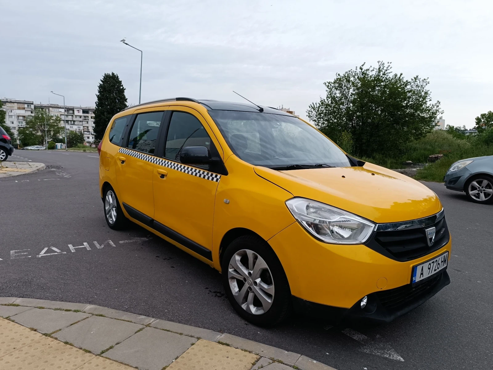 Dacia Lodgy 2, снимка 6 - Автомобили и джипове - 54152522