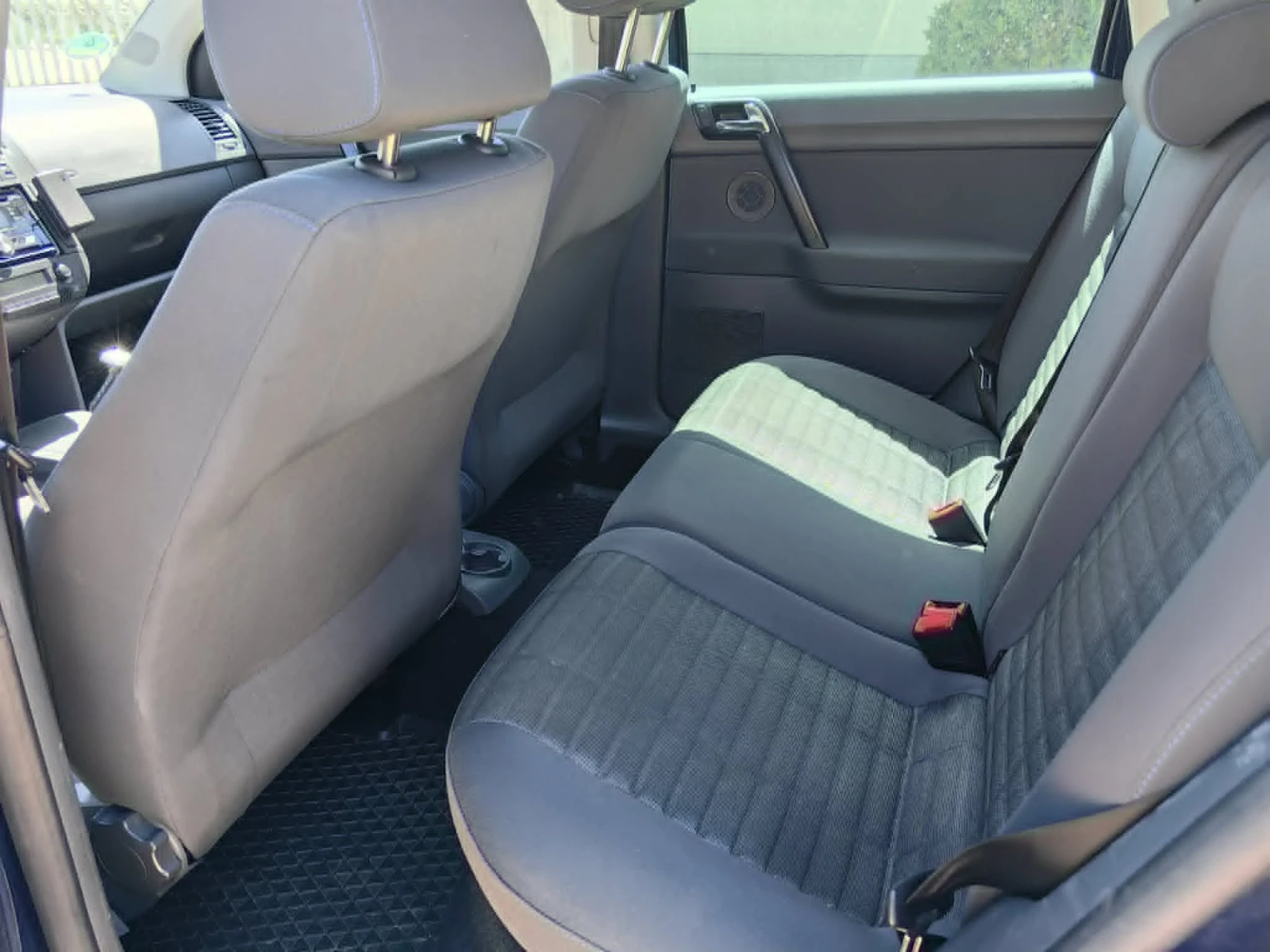 VW Polo, снимка 8 - Автомобили и джипове - 54383346