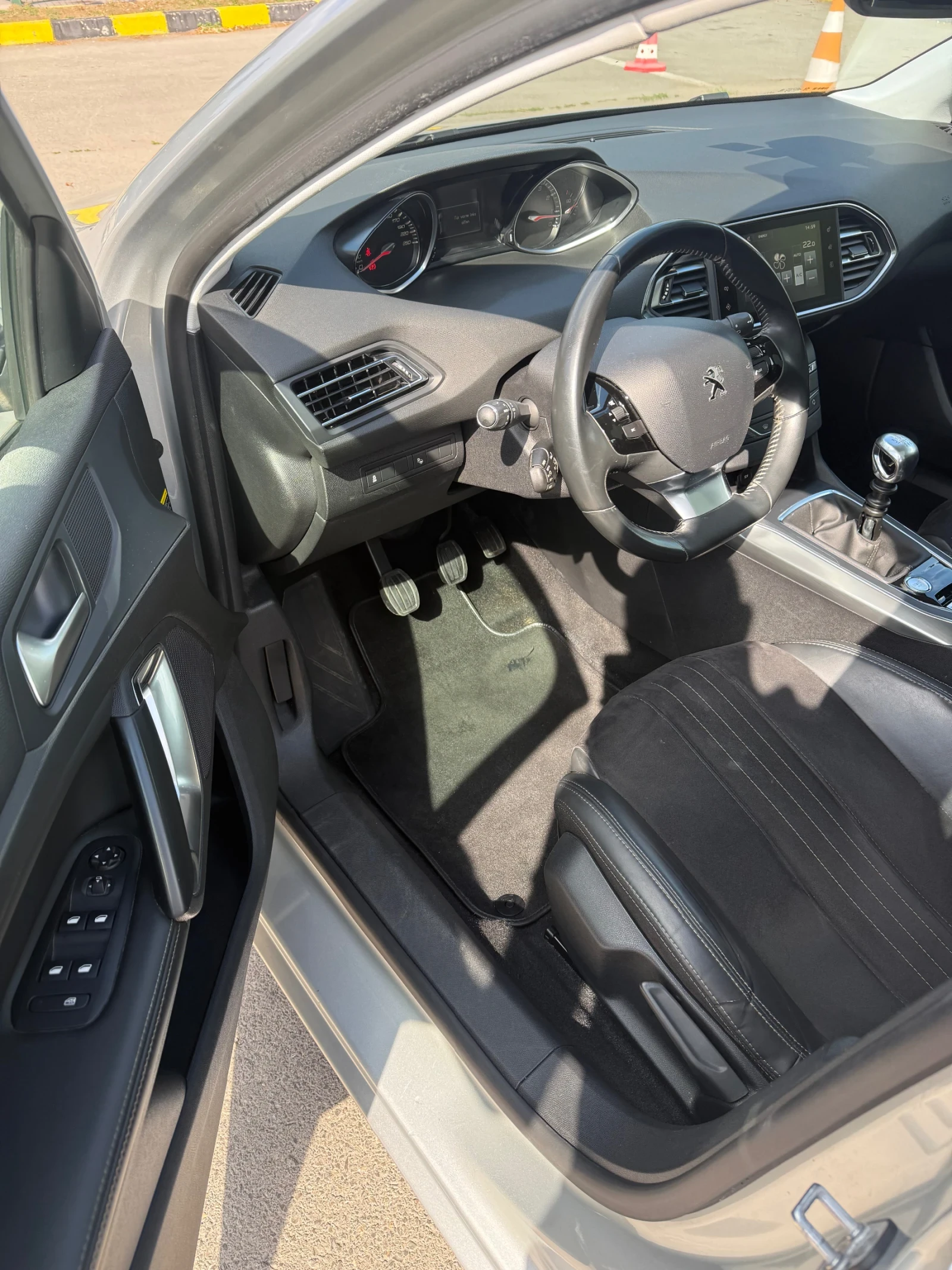 Peugeot 308 1.6/Швейцария/Фулл!, снимка 12 - Автомобили и джипове - 55266696