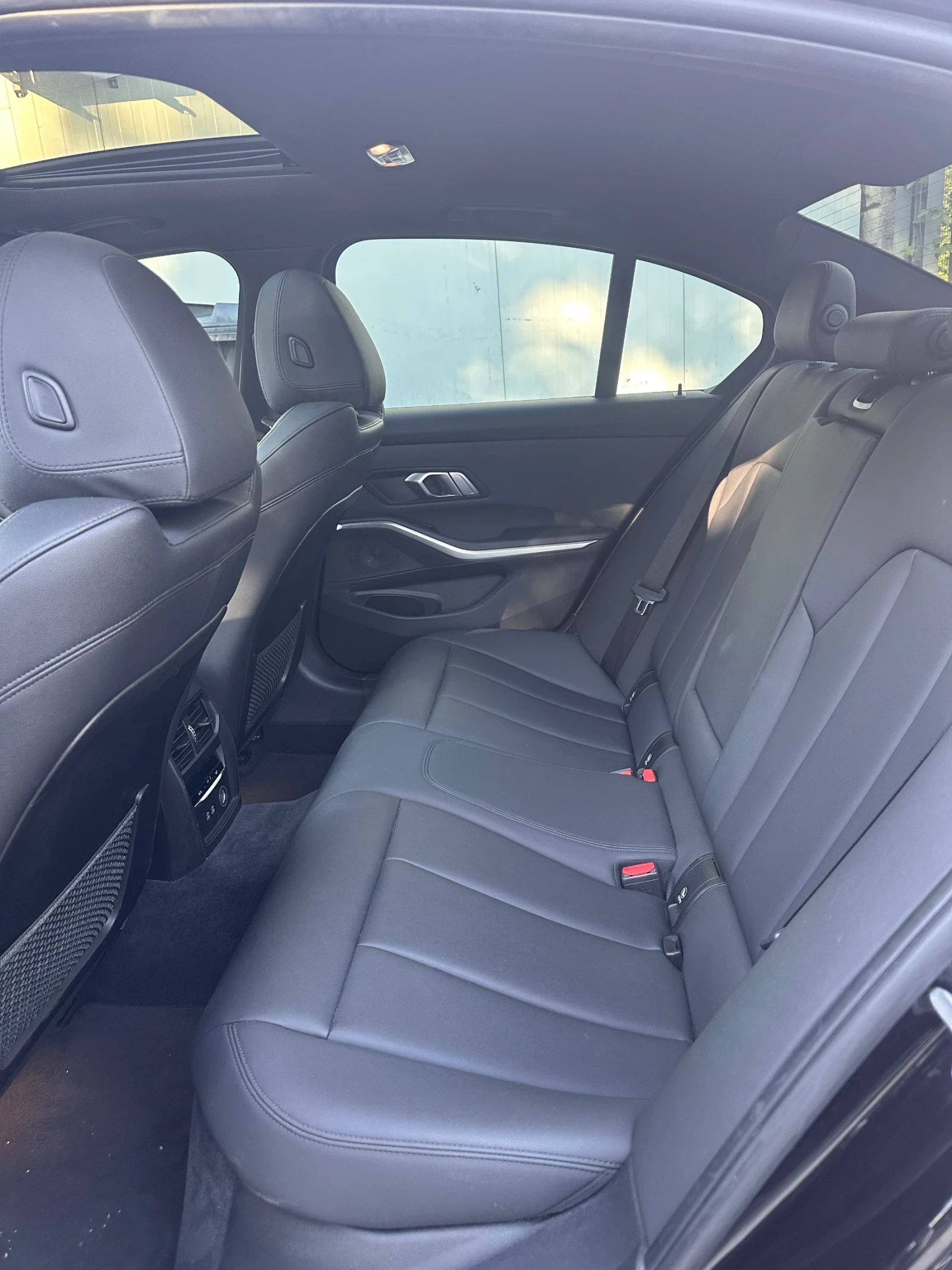 BMW 330 xDrive, снимка 13 - Автомобили и джипове - 55790301