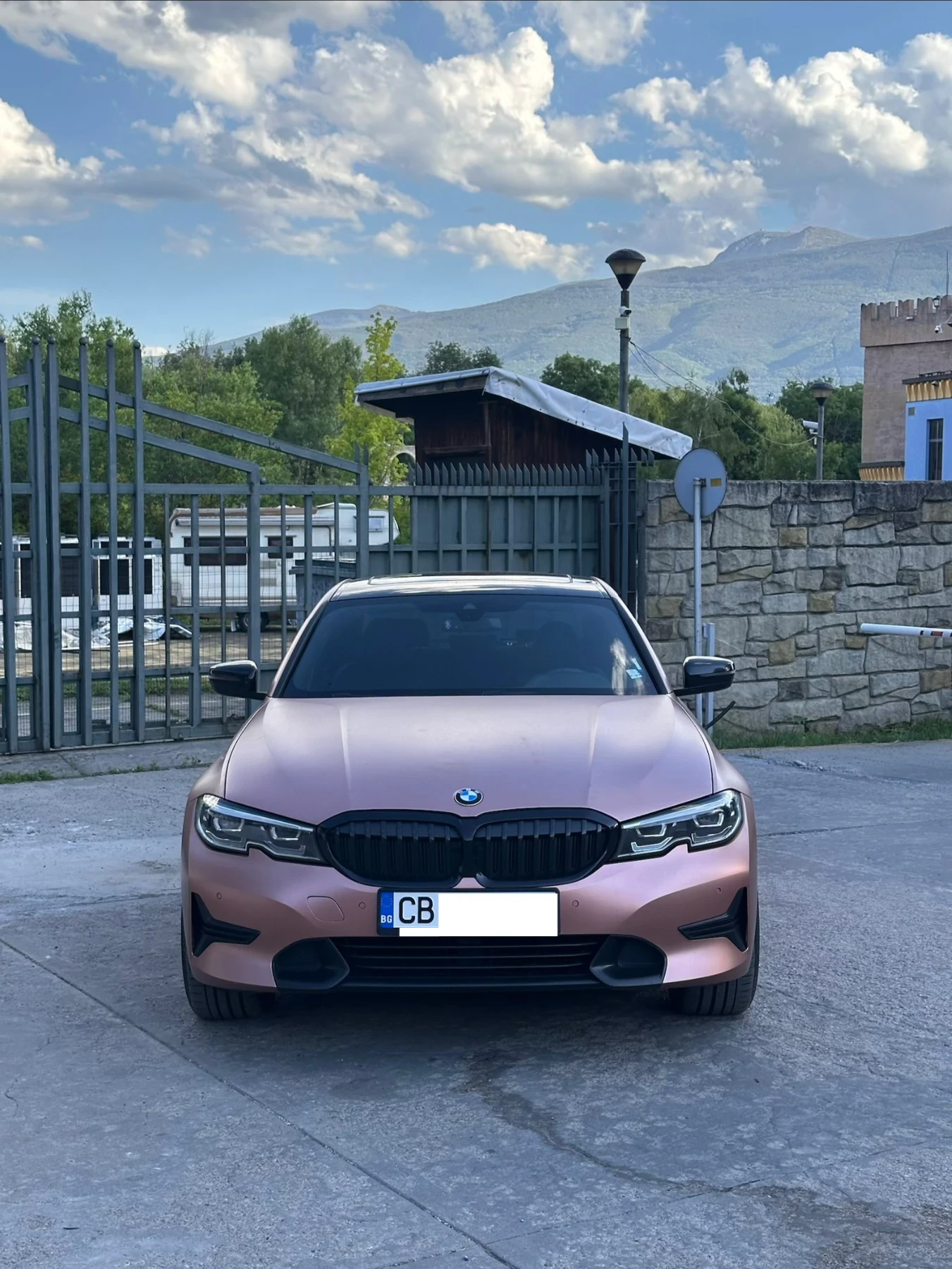BMW 330 xDrive, снимка 2 - Автомобили и джипове - 55790301