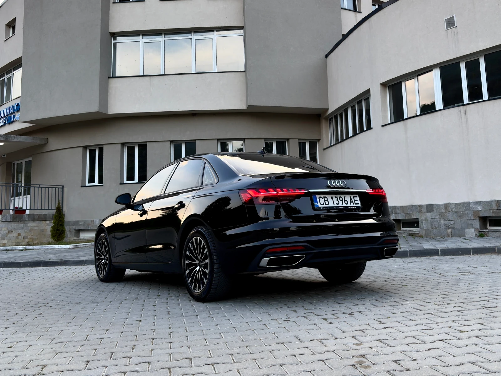 Audi A4 Не е хибридна!, снимка 5 - Автомобили и джипове - 55793268
