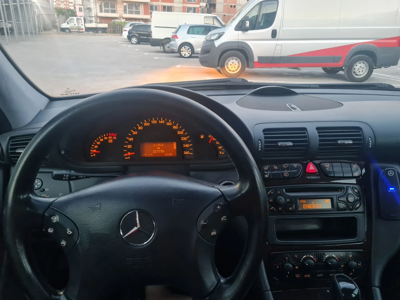 Mercedes-Benz C 180, снимка 8 - Автомобили и джипове - 55930917