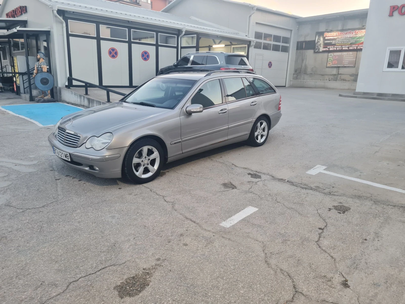 Mercedes-Benz C 180, снимка 2 - Автомобили и джипове - 55930917