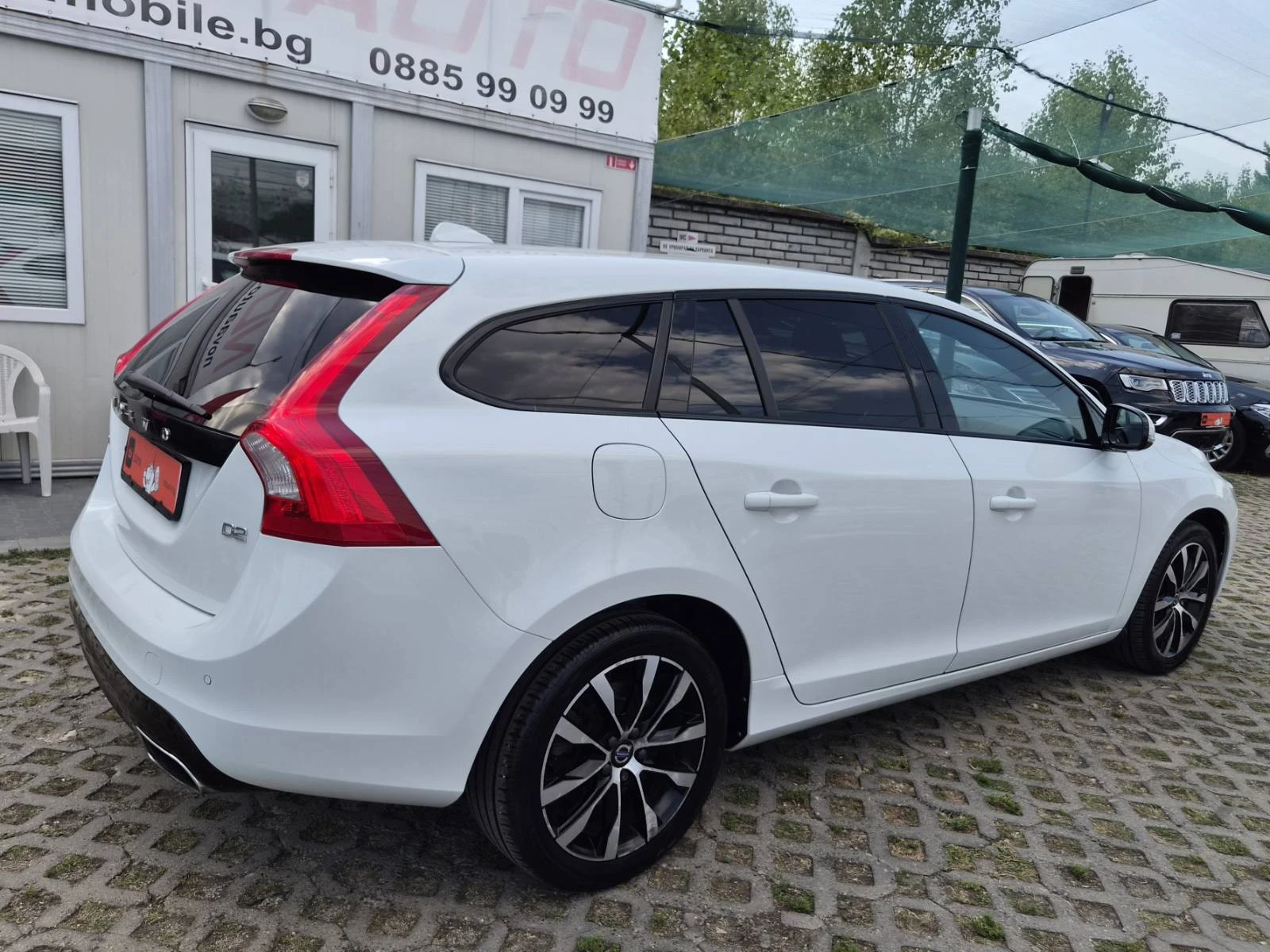 Volvo V60 2.0D-120кс-12.2016г-AUTOMATIC, снимка 4 - Автомобили и джипове - 56022894