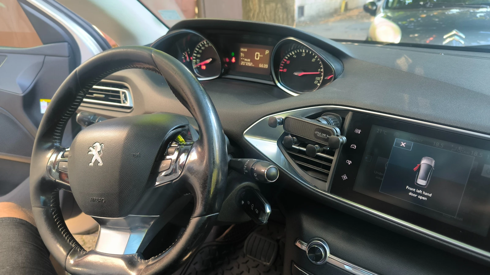 Peugeot 308 SW Allure | EAT6| Панорама| LED| , снимка 13 - Автомобили и джипове - 56073718