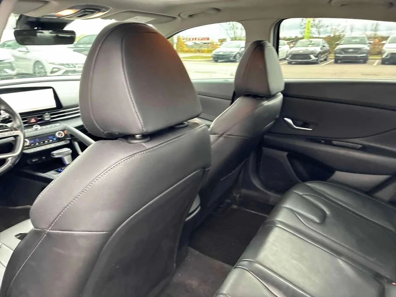 Hyundai Elantra, снимка 13 - Автомобили и джипове - 56706051