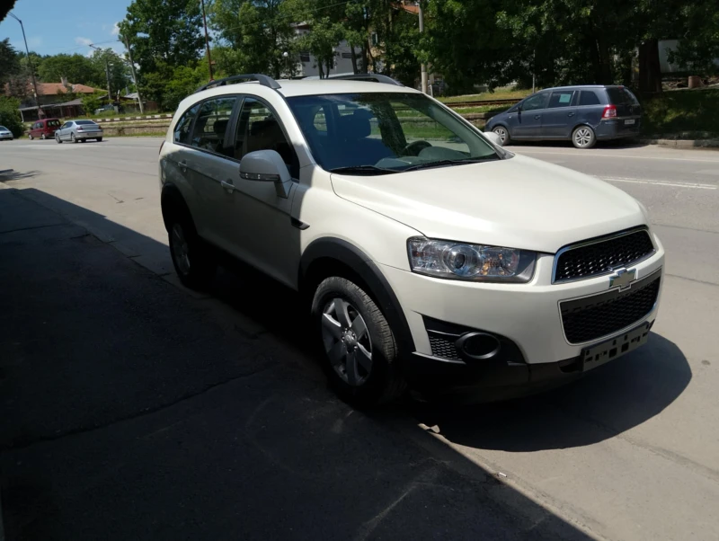 Chevrolet Captiva, снимка 3 - Автомобили и джипове - 49201606