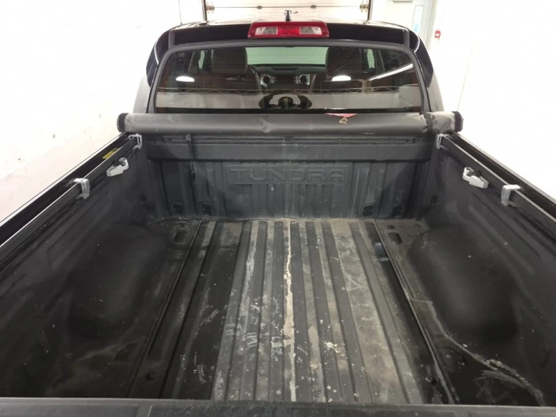 Toyota Tundra * PLATINUM CREW CAB SHORT BED * CARFAX * БЕЗ ПЪРВО, снимка 17 - Автомобили и джипове - 53035835