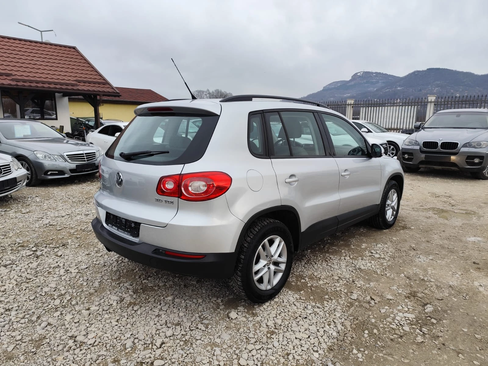 VW Tiguan 2.0 дизел 4х4 - изображение 5