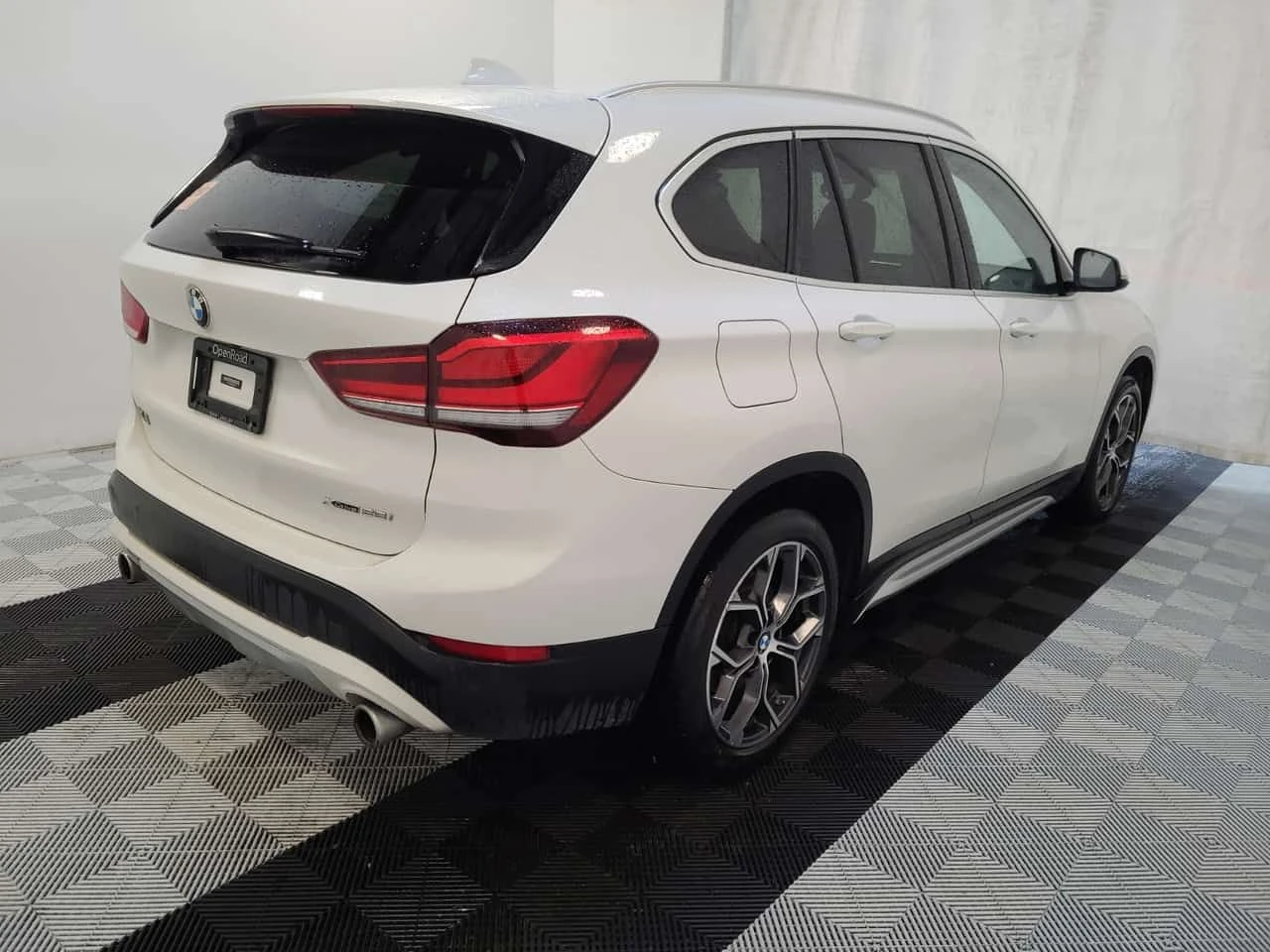 BMW X1 XDRIVE28I | HEAD-UP | ПАНОРАМА | KEYLESS | CARFAX, снимка 3 - Автомобили и джипове - 53954792