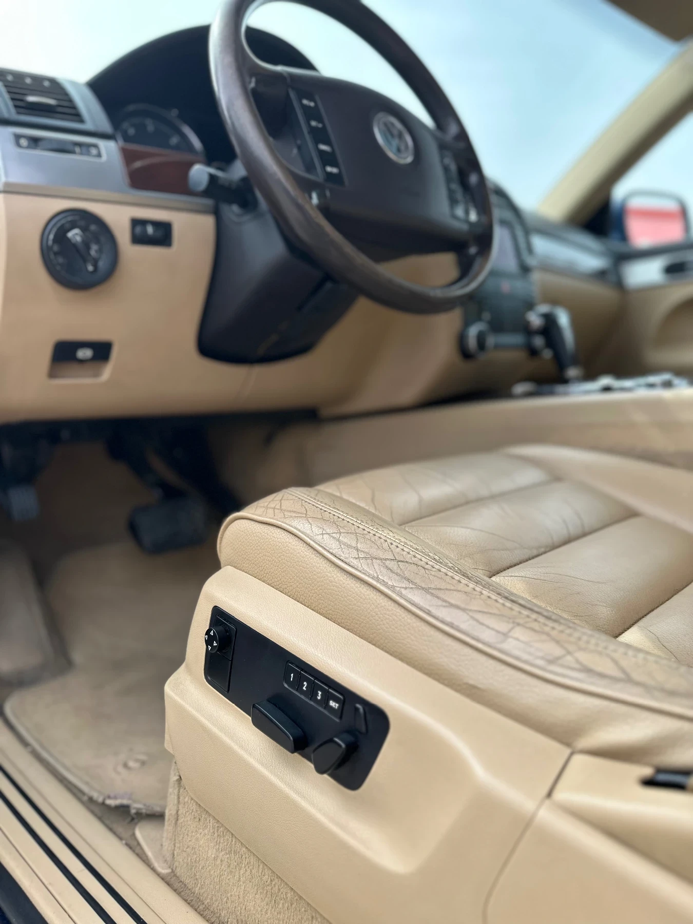 VW Touareg, снимка 9 - Автомобили и джипове - 54180994