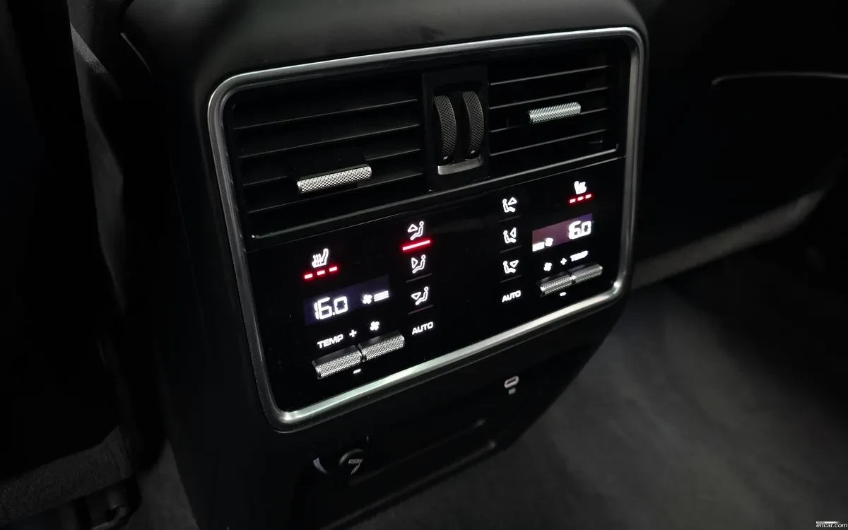 Porsche Cayenne 3.0 * Подгрев / Обдух * 360 * Lane Assist , снимка 16 - Автомобили и джипове - 54682263