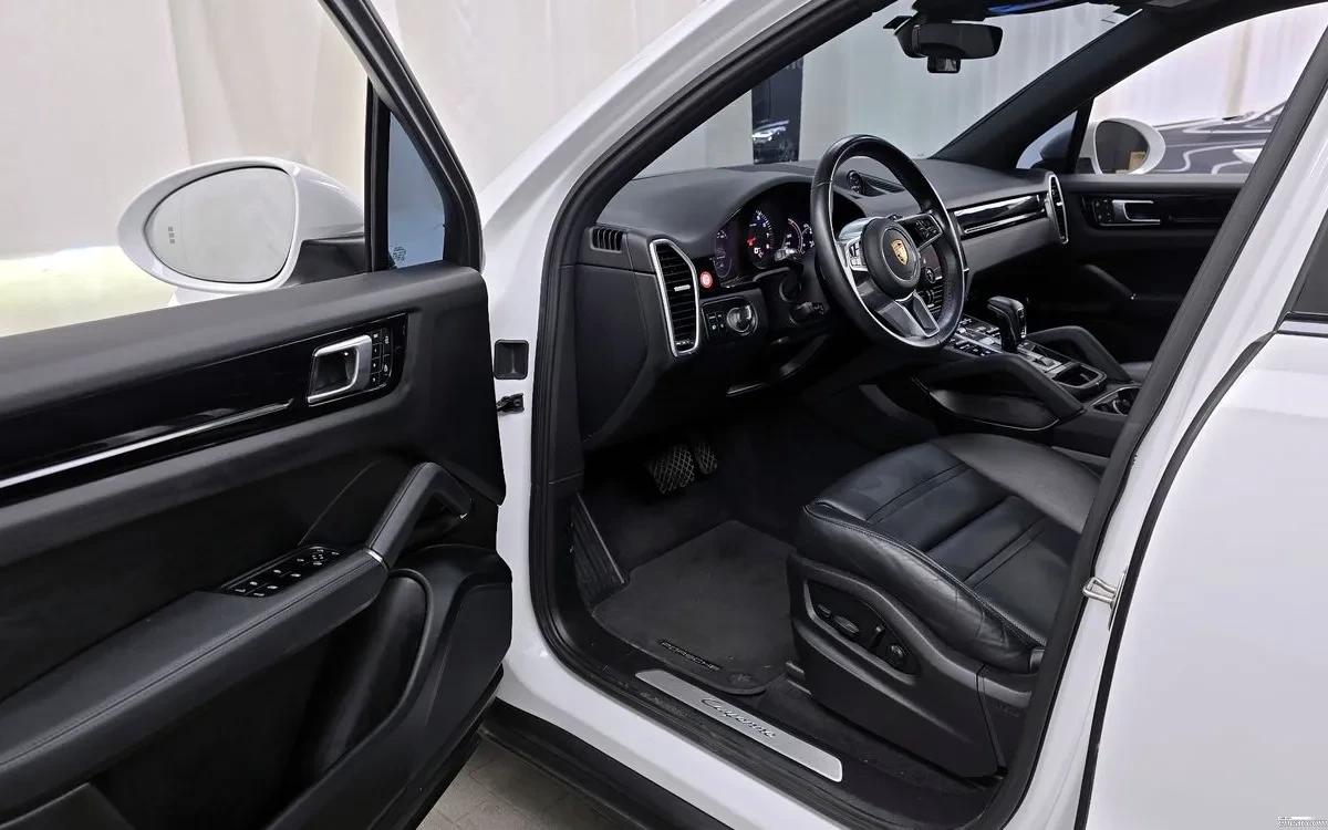Porsche Cayenne 3.0 * Подгрев / Обдух * 360 * Lane Assist , снимка 9 - Автомобили и джипове - 54682263