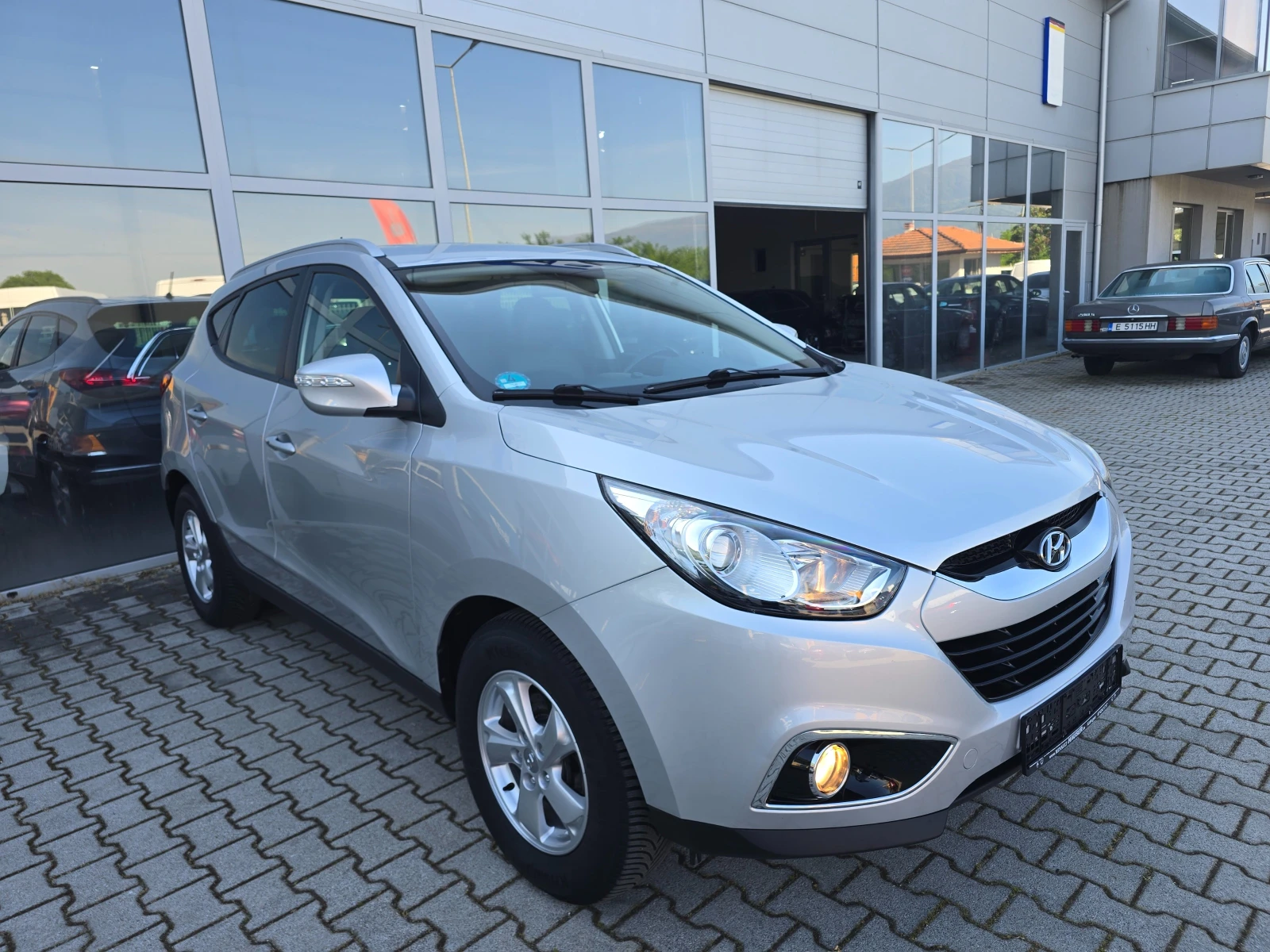 Hyundai IX35 Автоматик!!4x4!!Навигация!!, снимка 2 - Автомобили и джипове - 54694595