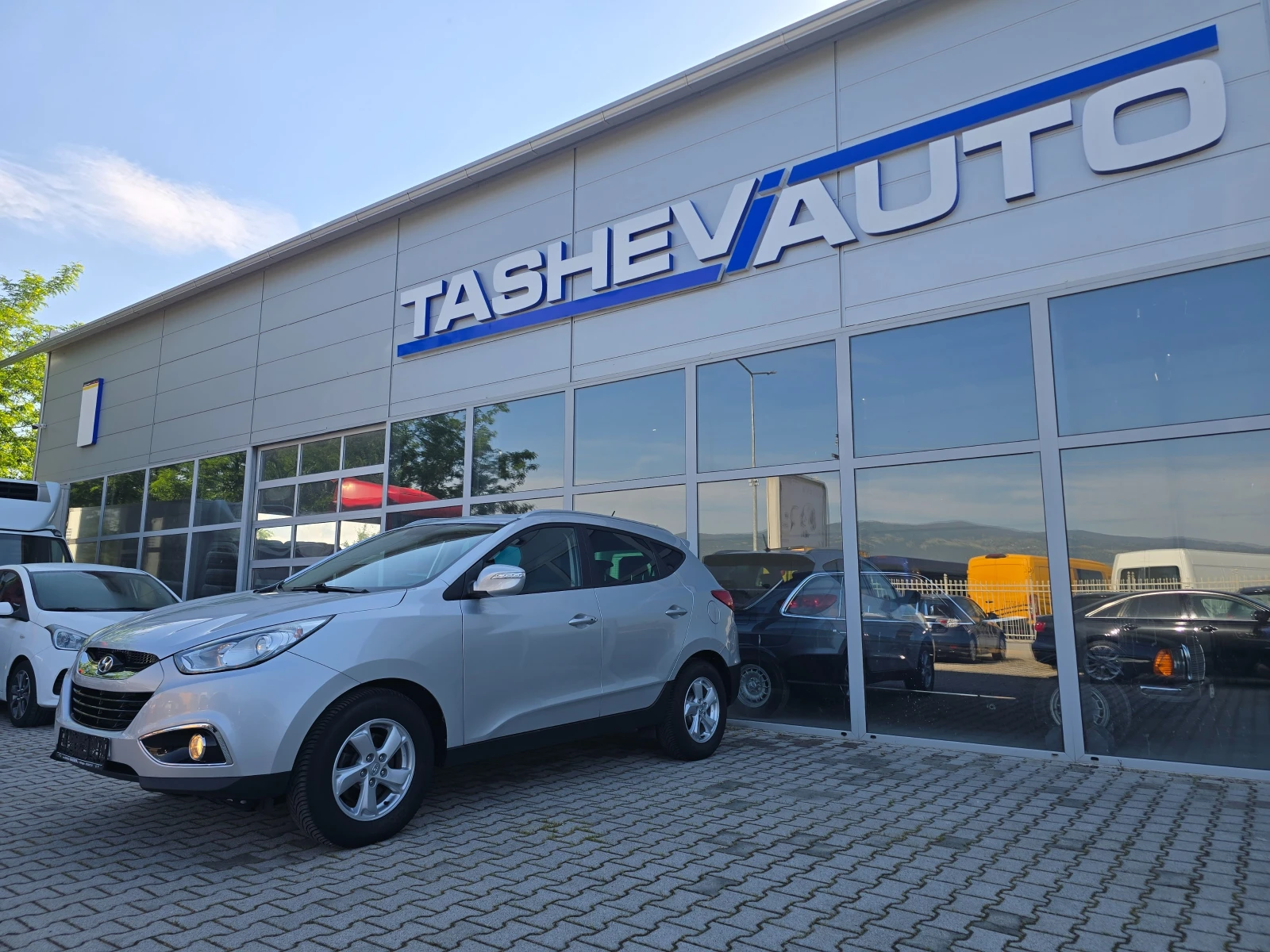Hyundai IX35 Автоматик!!4x4!!Навигация!!, снимка 4 - Автомобили и джипове - 54694595