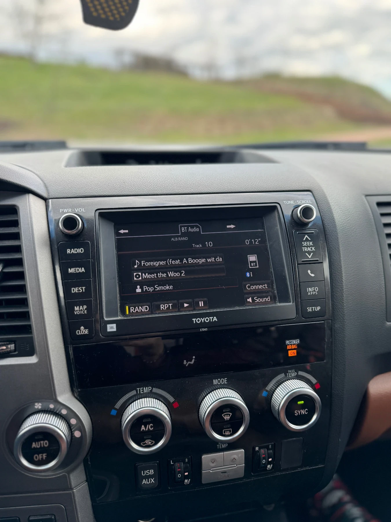 Toyota Sequoia 5.7 iForce, снимка 15 - Автомобили и джипове - 55008930