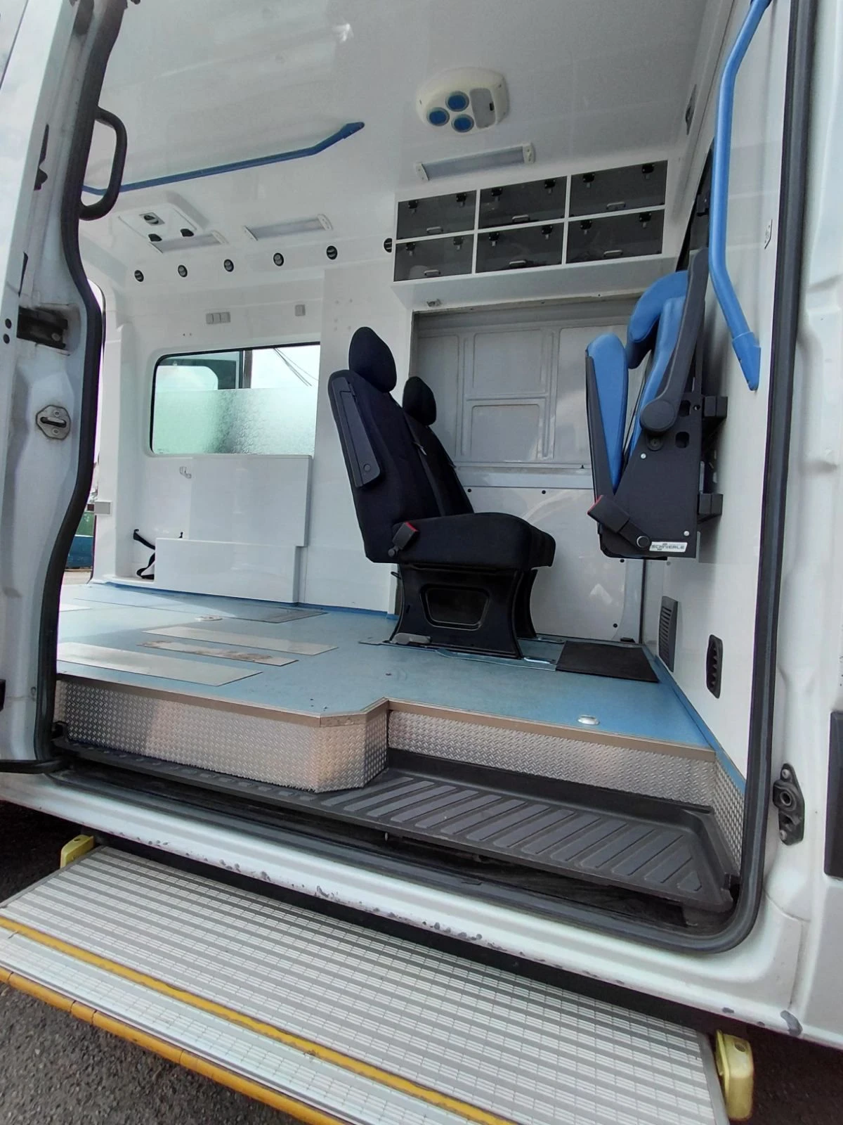 Mercedes-Benz Sprinter 316 Автоматик, Евро 6 4Х4, снимка 13 - Бусове и автобуси - 54873435