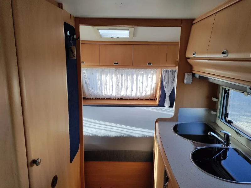 Каравана Hobby De Luxe Easy 450 Солар Бойлер Климатик Мувър, снимка 6 - Каравани и кемпери - 52772685