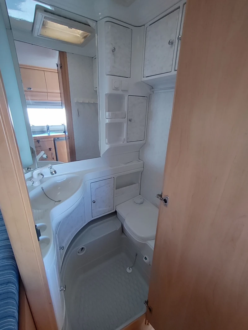 Каравана Hobby De Luxe Easy 450 Солар Бойлер Климатик Мувър, снимка 12 - Каравани и кемпери - 52772685