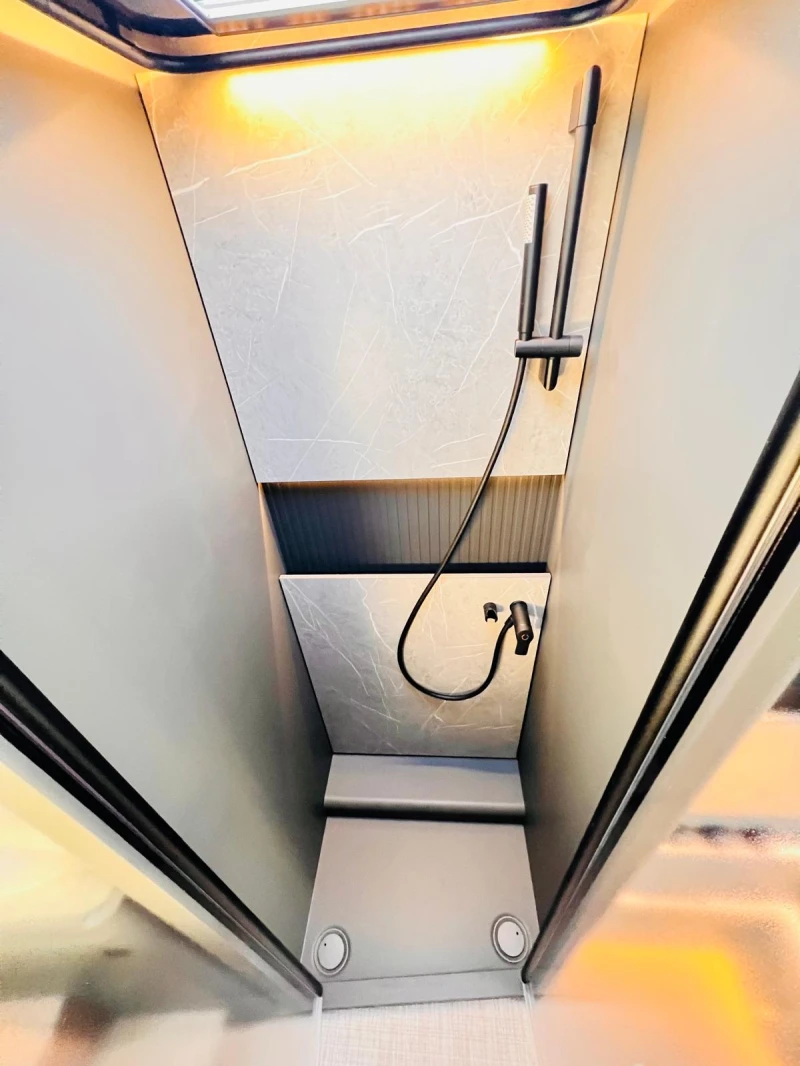 Кемпер HYMER / ERIBA BMC I  680, 3500 kg. Mod.2026., снимка 16 - Каравани и кемпери - 53169692