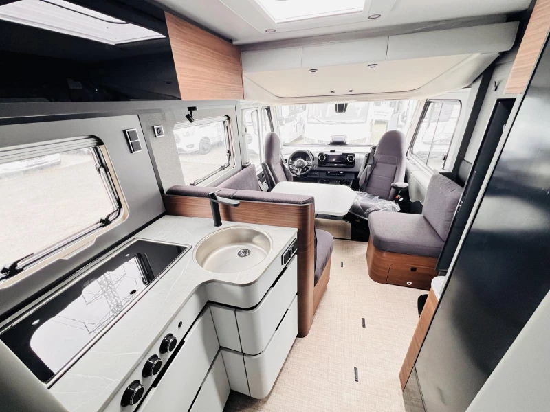 Кемпер HYMER / ERIBA BMC I  680, 3500 kg. Mod.2026, 5 местен, снимка 10 - Каравани и кемпери - 53169692