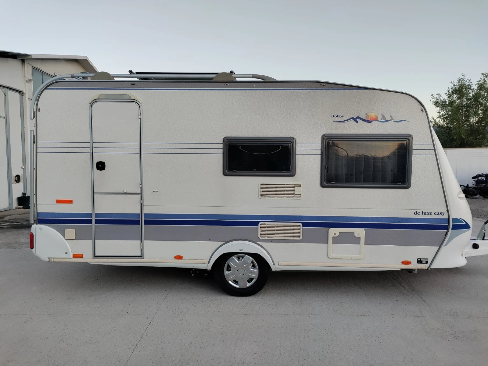 Каравана Hobby De Luxe Easy 450 Солар Бойлер Климатик Мувър - изображение 2