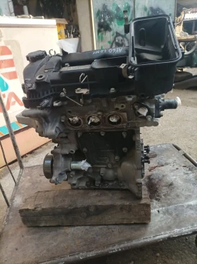 Продавам Двигател на части за Toyota Yaris 1000куб