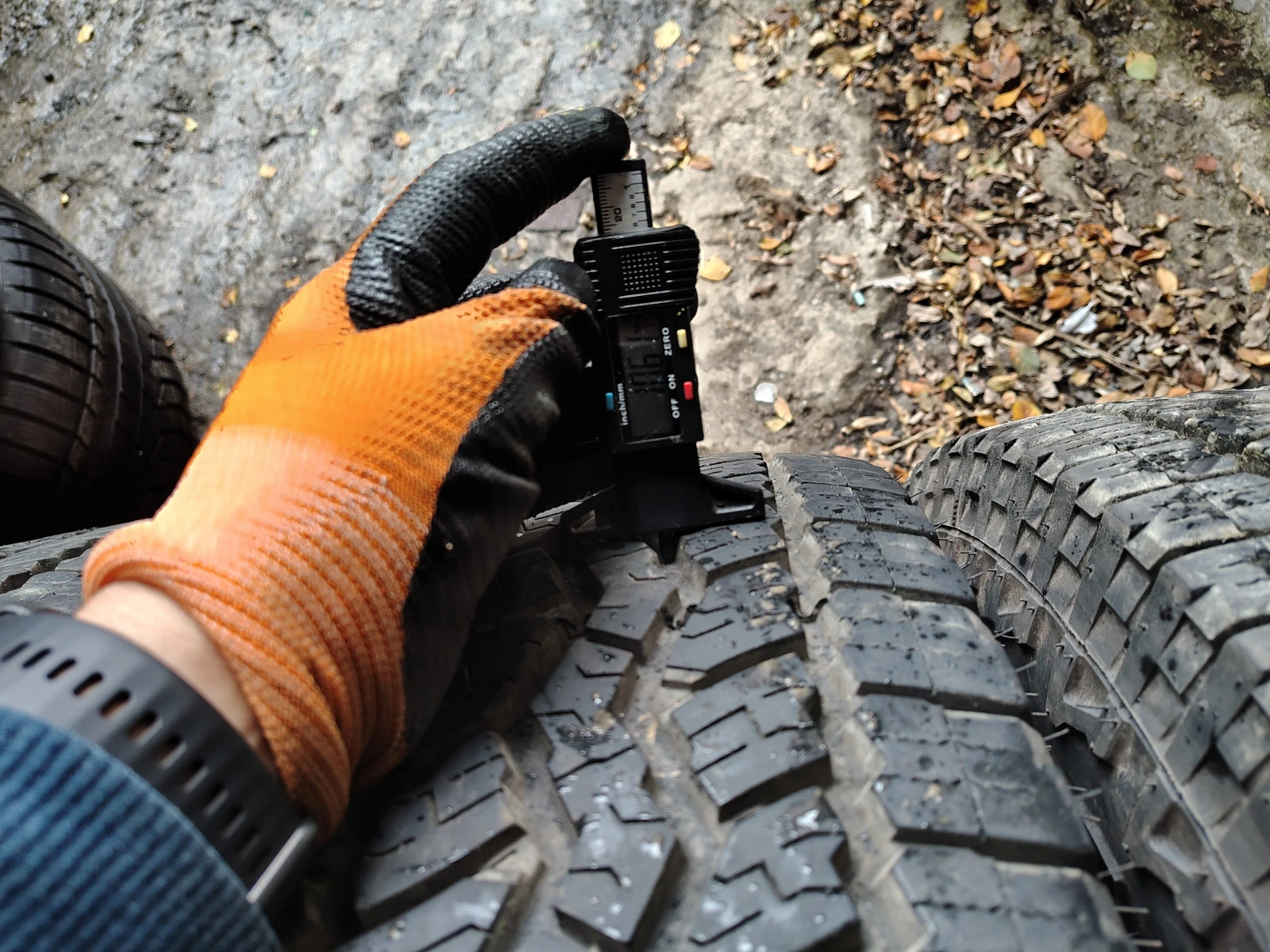 Гуми Всесезонни 235/85R16, снимка 4 - Гуми и джанти - 53729862