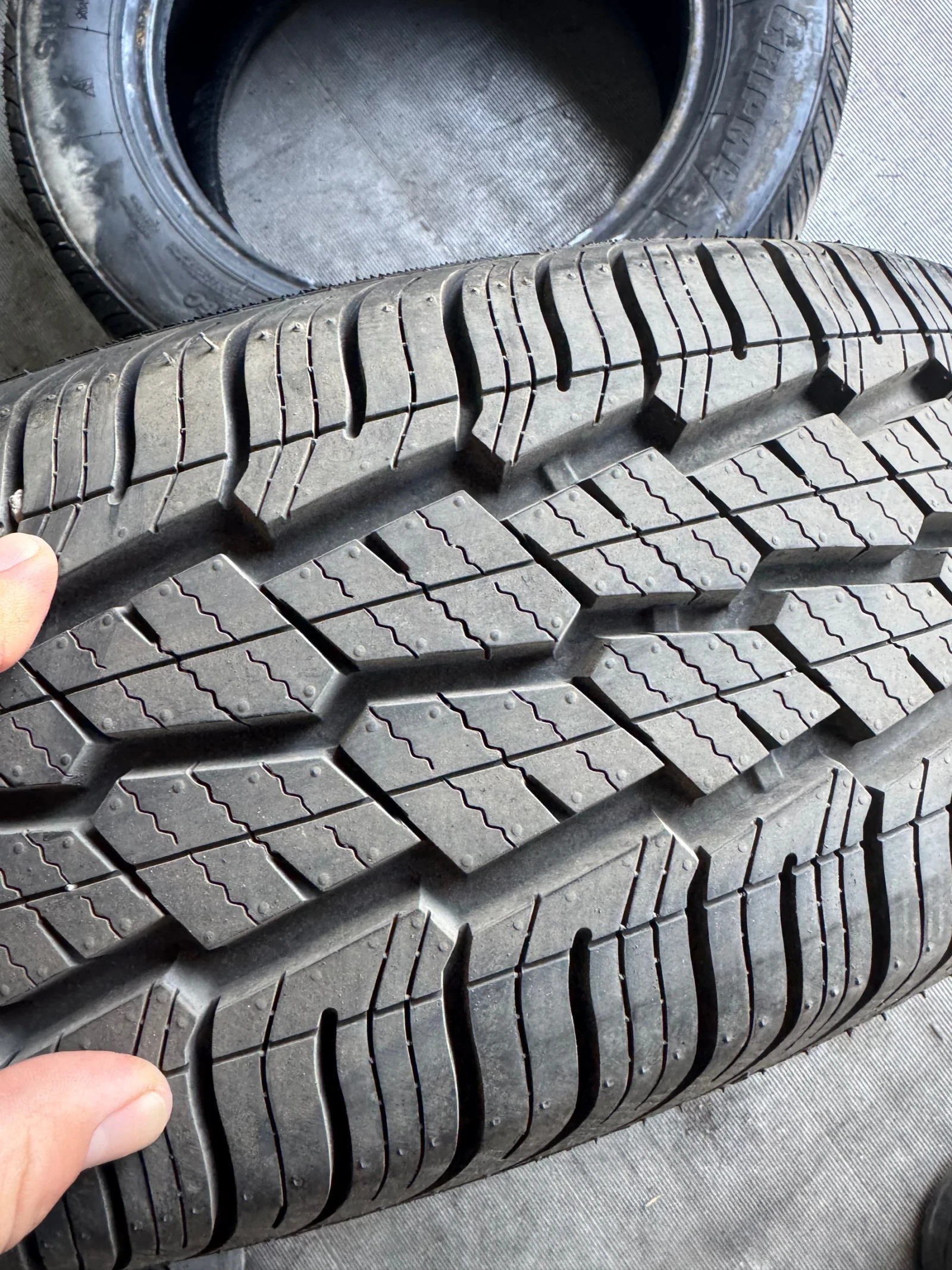 Гуми Всесезонни 195/65R16