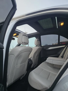 Mercedes-Benz C 320 AMG Pack * Pano * KeyLess* Подгрев * Full* , снимка 11
