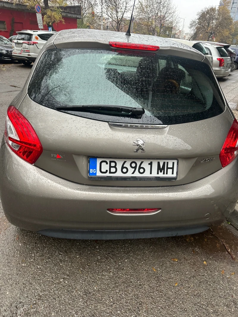 Peugeot 208, снимка 6 - Автомобили и джипове - 47961346