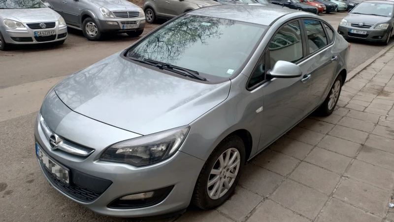 Opel Astra J 1.6, снимка 2 - Автомобили и джипове - 49451508